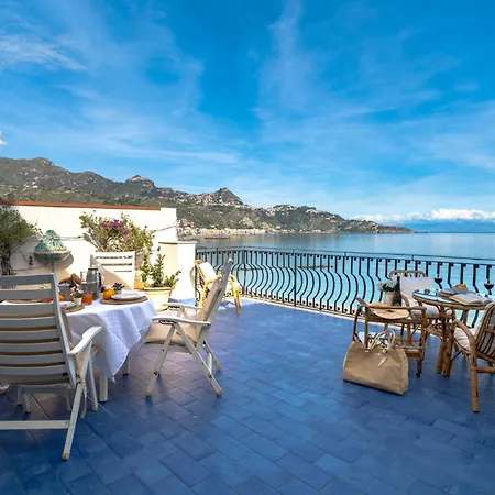 Sea Escape Apartament *