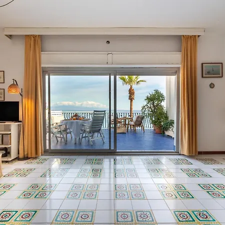 Sea Escape Apartamento Giardini-Naxos